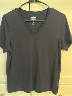 Bombas Women’s V-Neck T-Shirt in Black